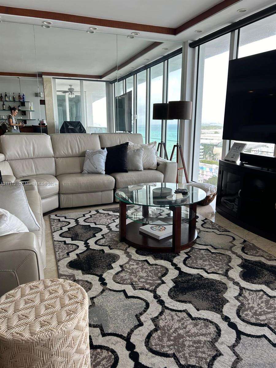 Decoplage South Beach For Rent | Unit #PH7