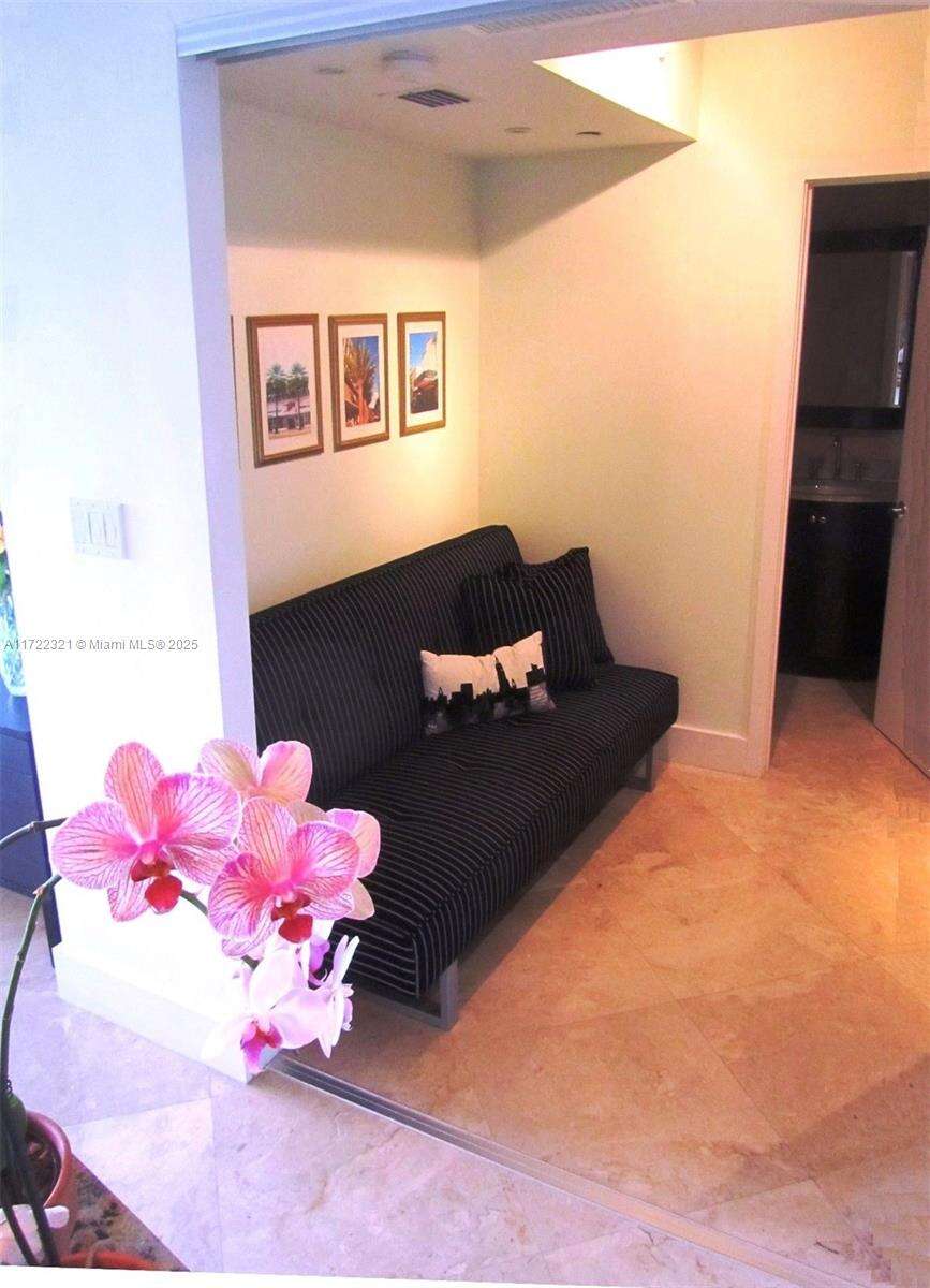 Decoplage Unit #444 | Picture 10