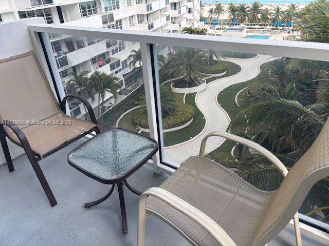 Decoplage Unit #821 | Picture 10