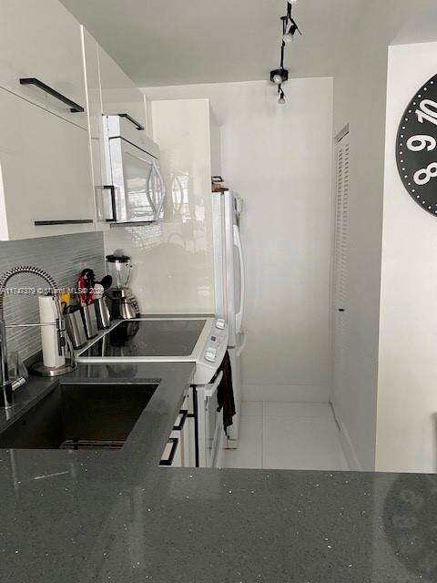 Decoplage Unit #727 | Picture 4