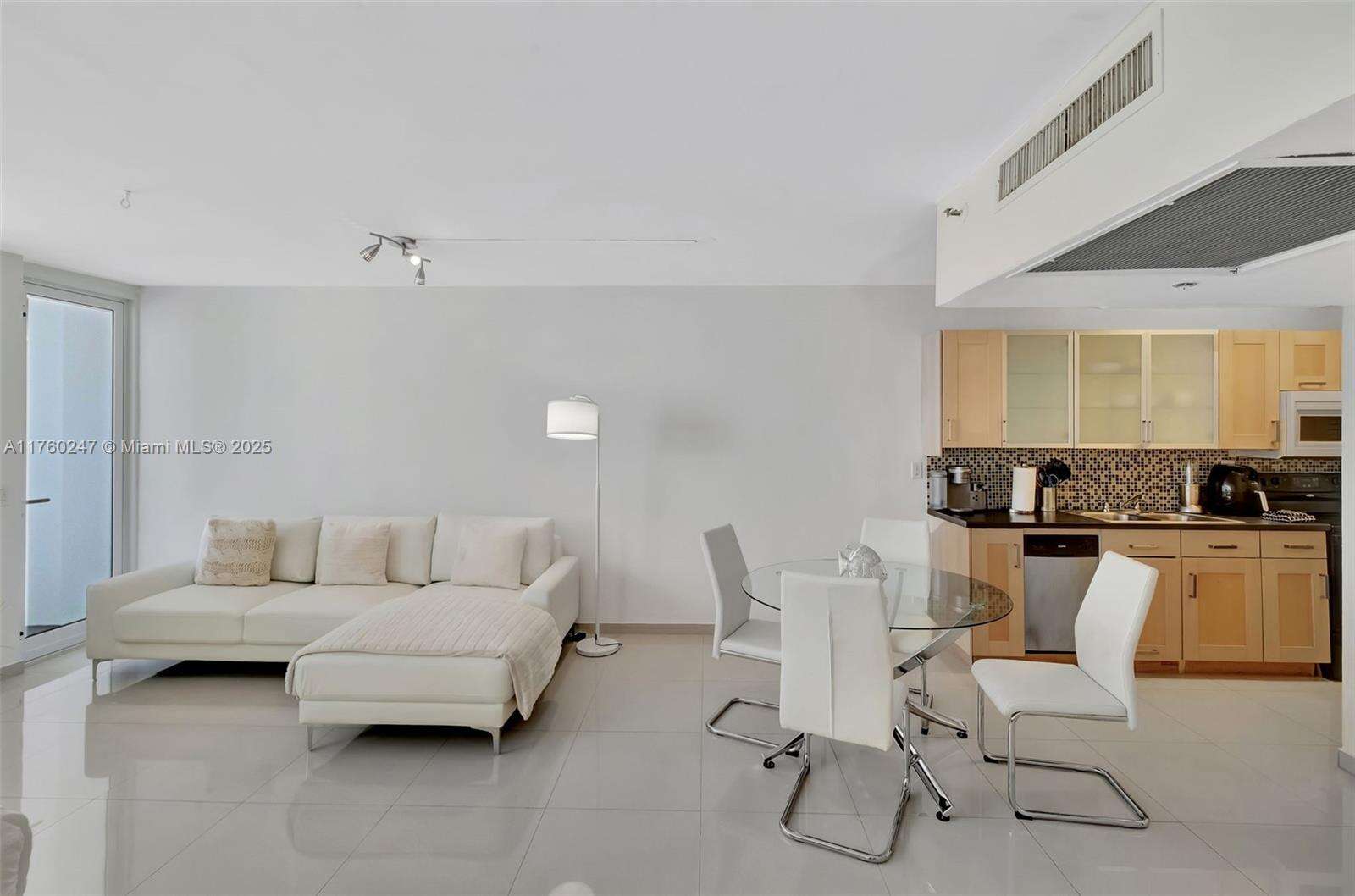 Decoplage Unit #417 | Picture 11