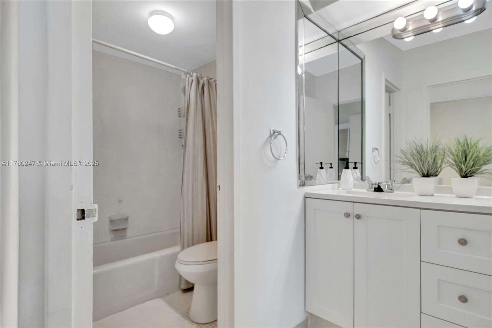 Decoplage Unit #417 | Picture 16