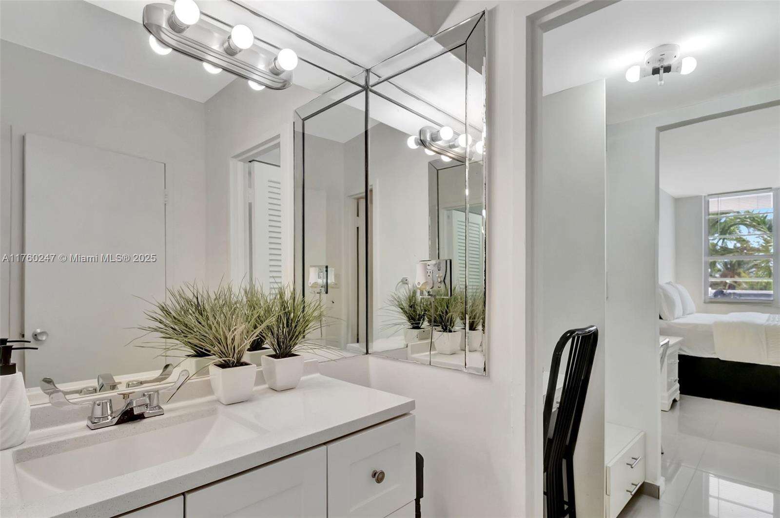 Decoplage Unit #417 | Picture 17