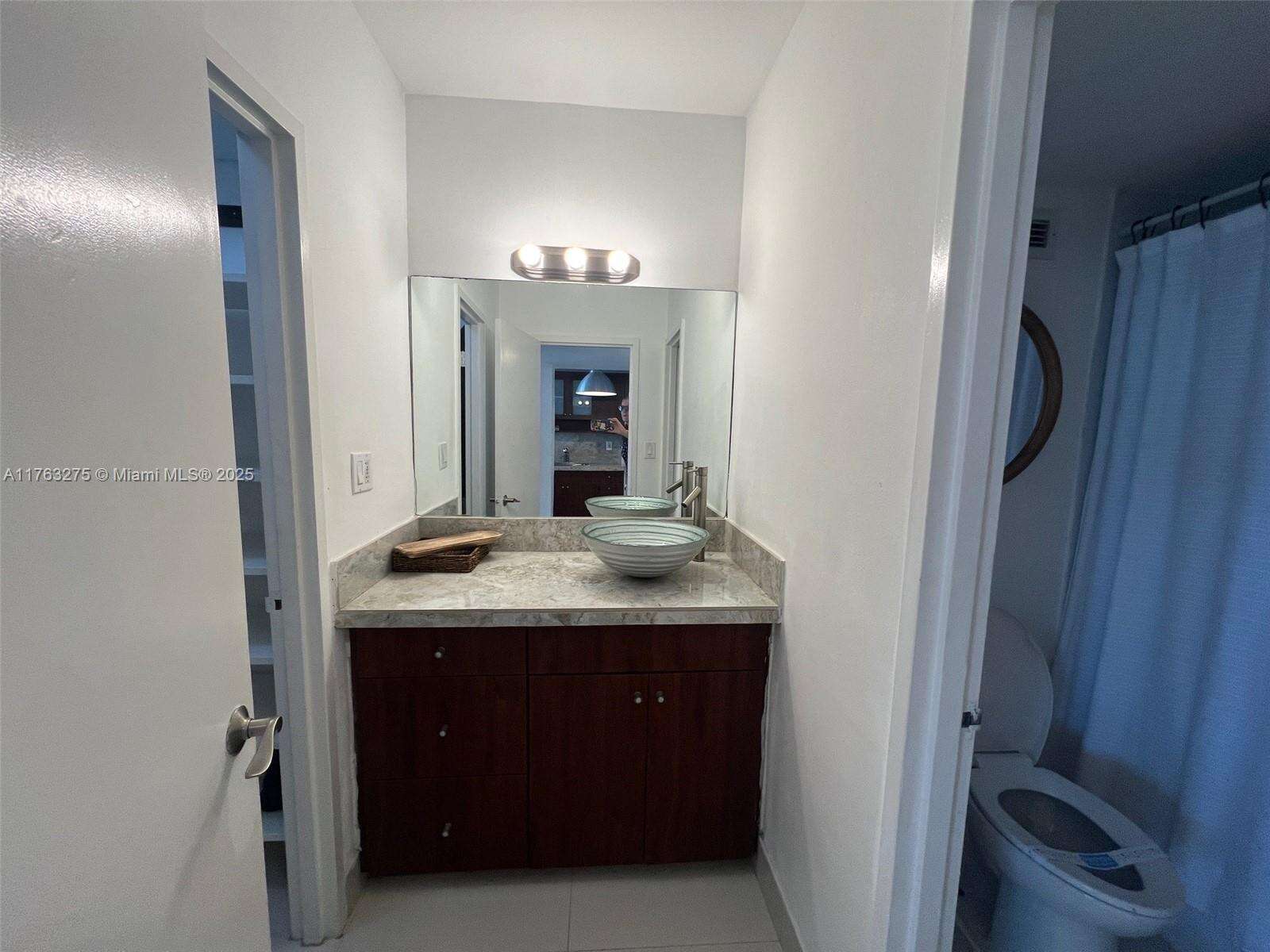 Decoplage Unit #945 | Picture 22