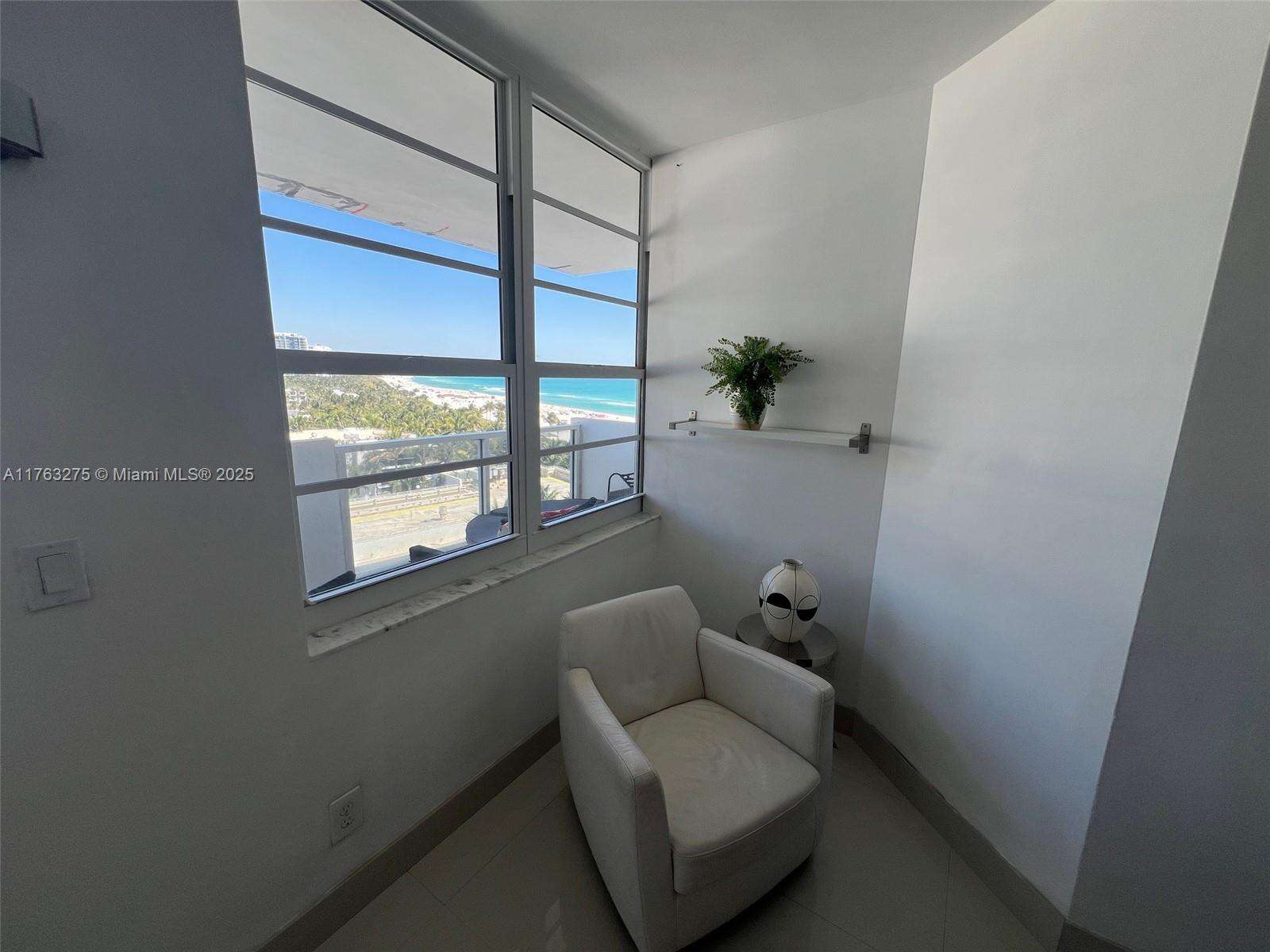 Decoplage Unit #945 | Picture 7