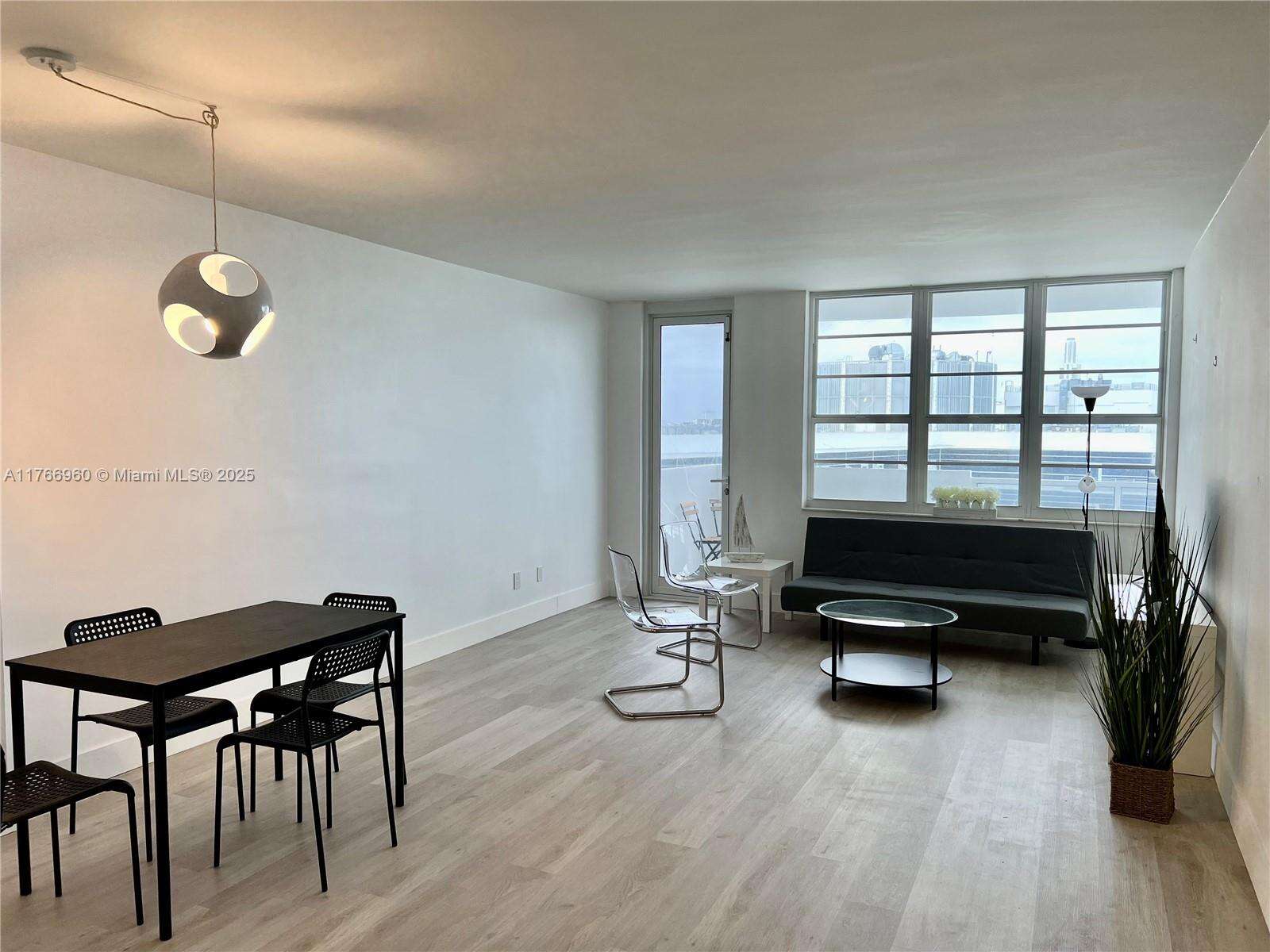 Decoplage Unit #1541 | Picture 3