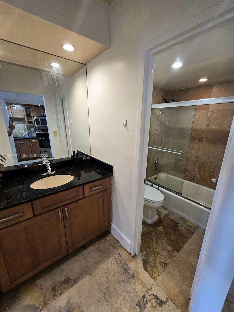 Decoplage Unit #1206 | Picture 13