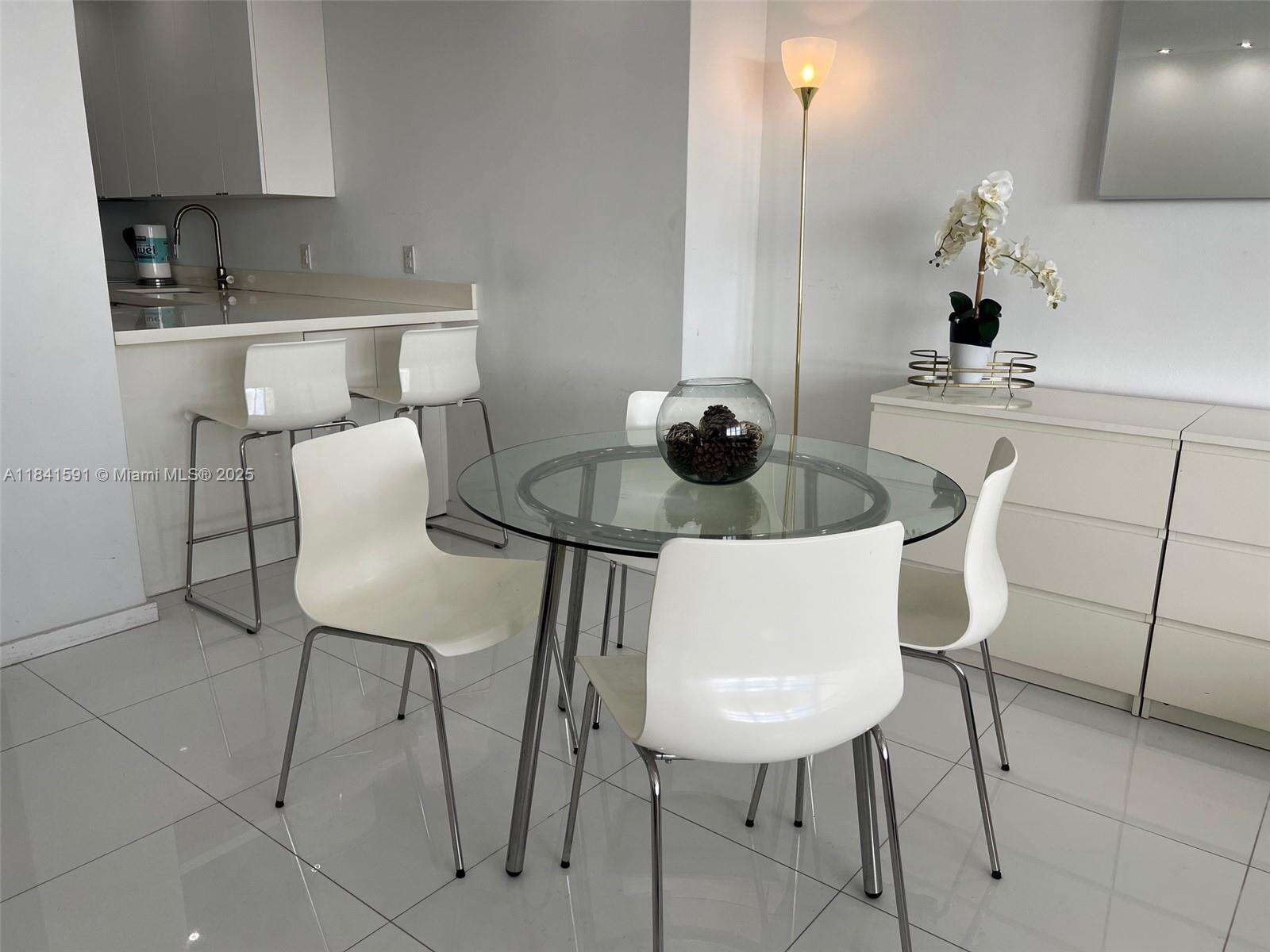 Decoplage Unit #1601 | Picture 3