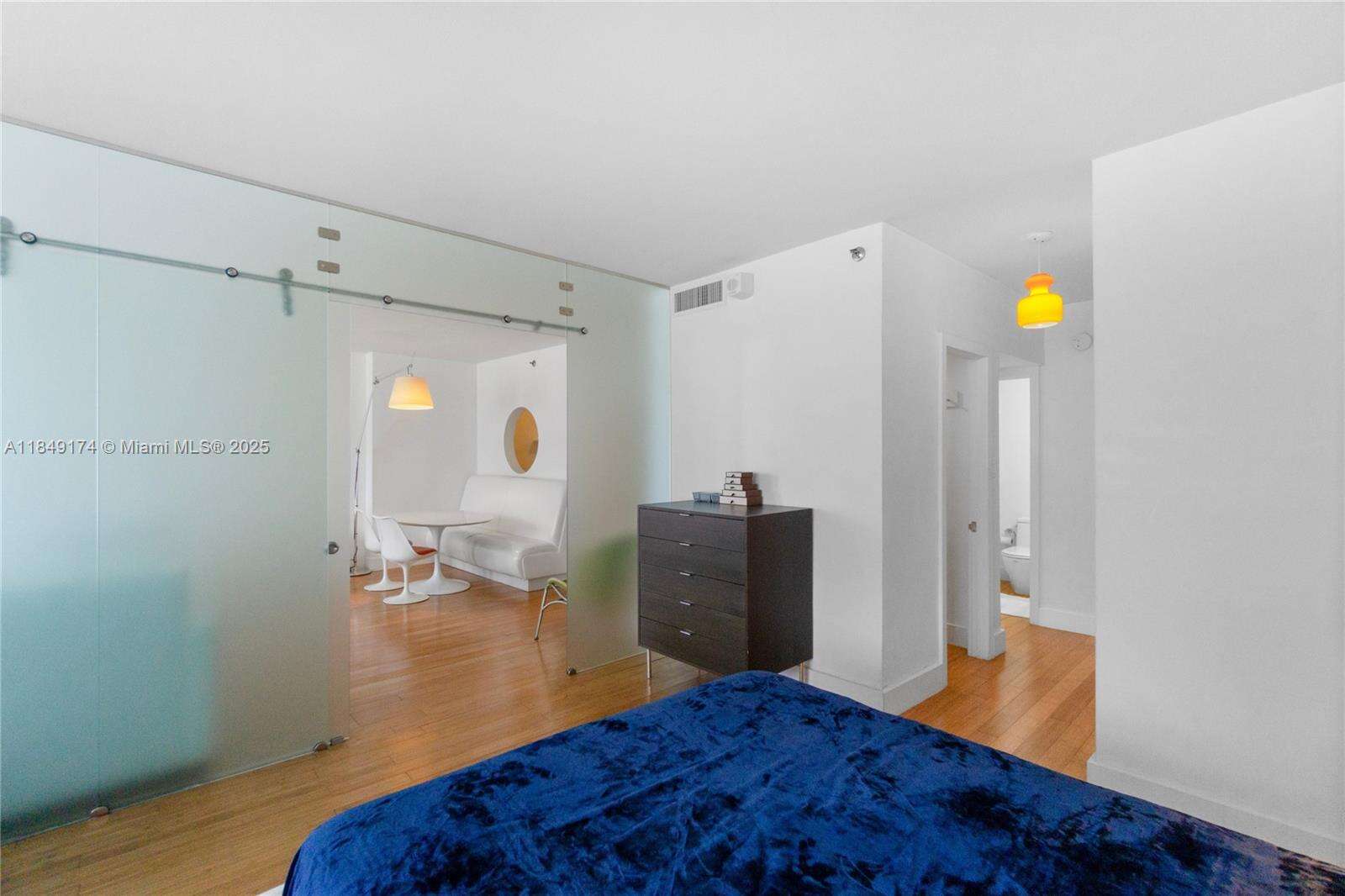 Decoplage Unit #923 | Picture 15