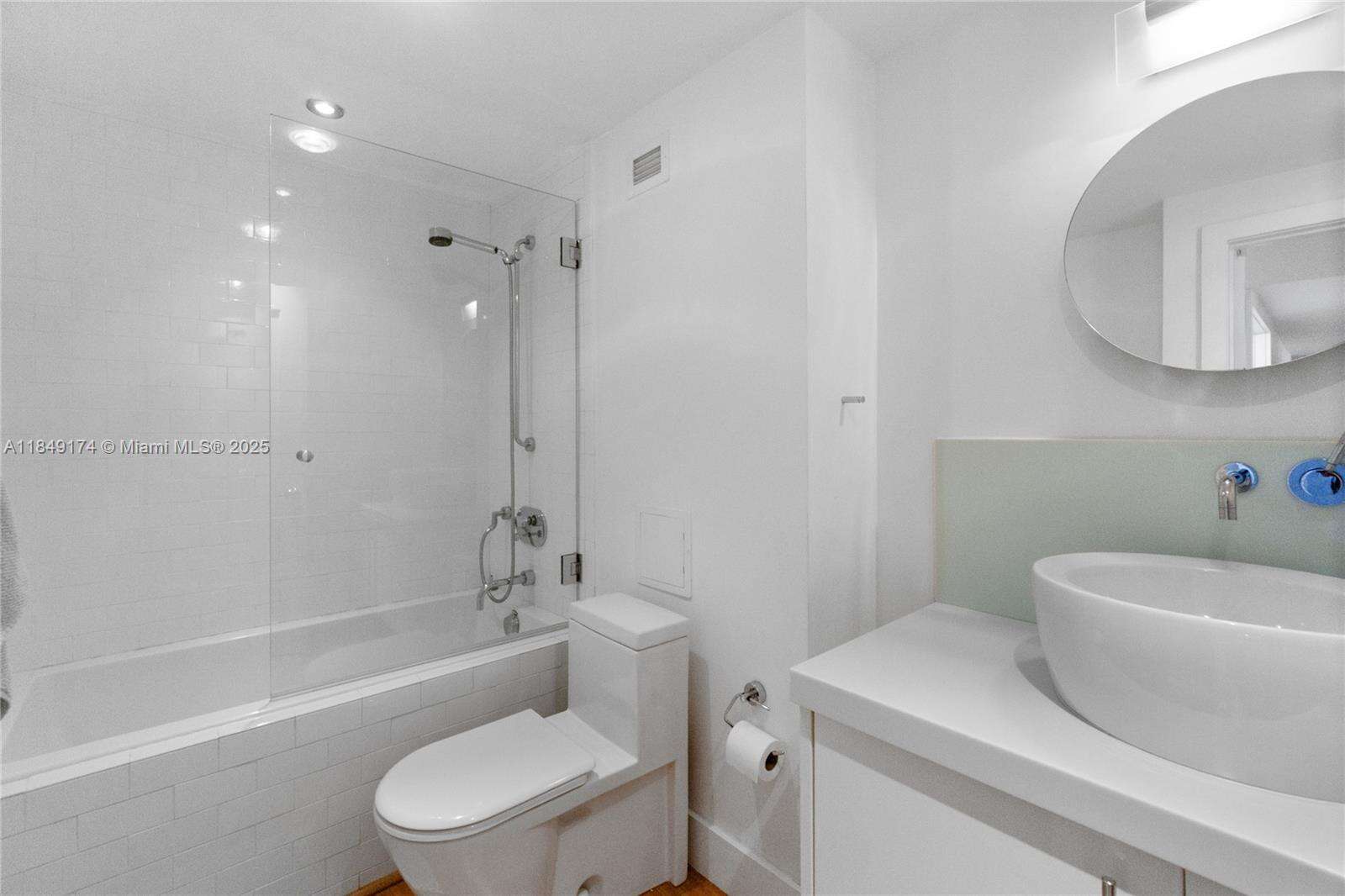 Decoplage Unit #923 | Picture 19