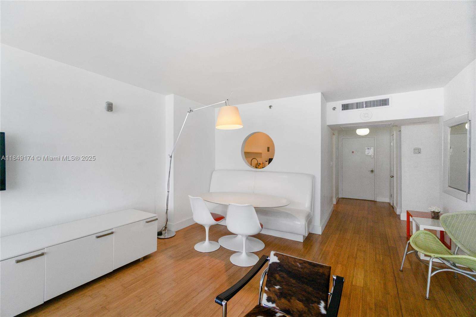 Decoplage Unit #923 | Picture 3