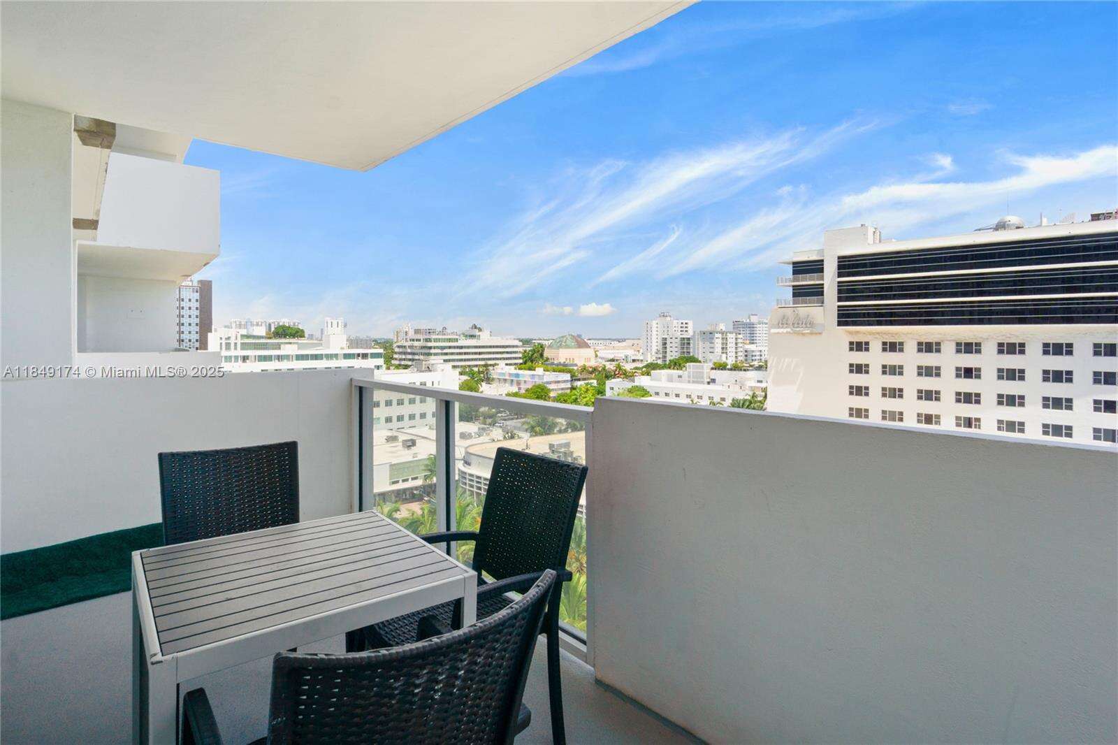 Decoplage Unit #923 | Picture 23