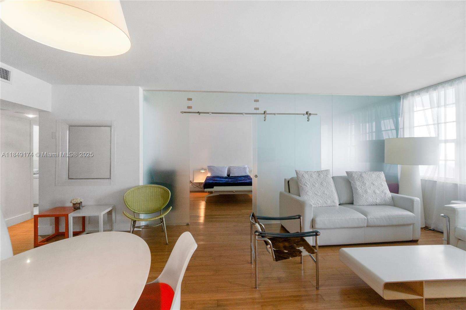 Decoplage Unit #923 | Picture 5