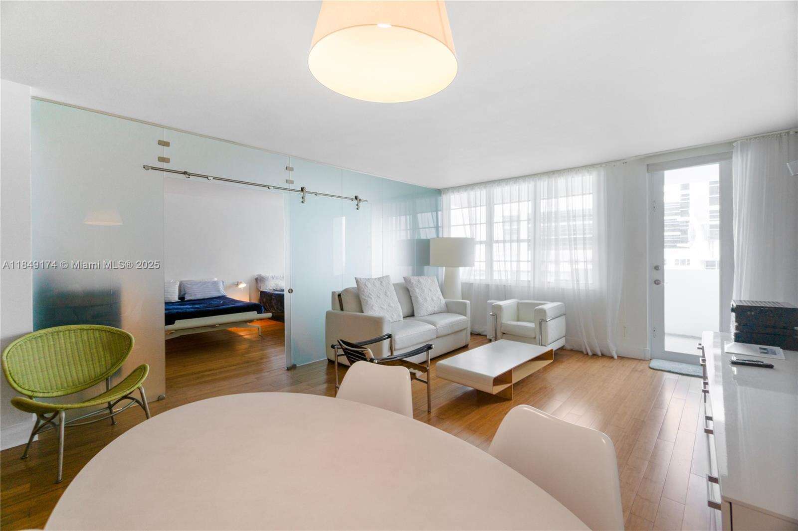 Decoplage Unit #923 | Picture 6