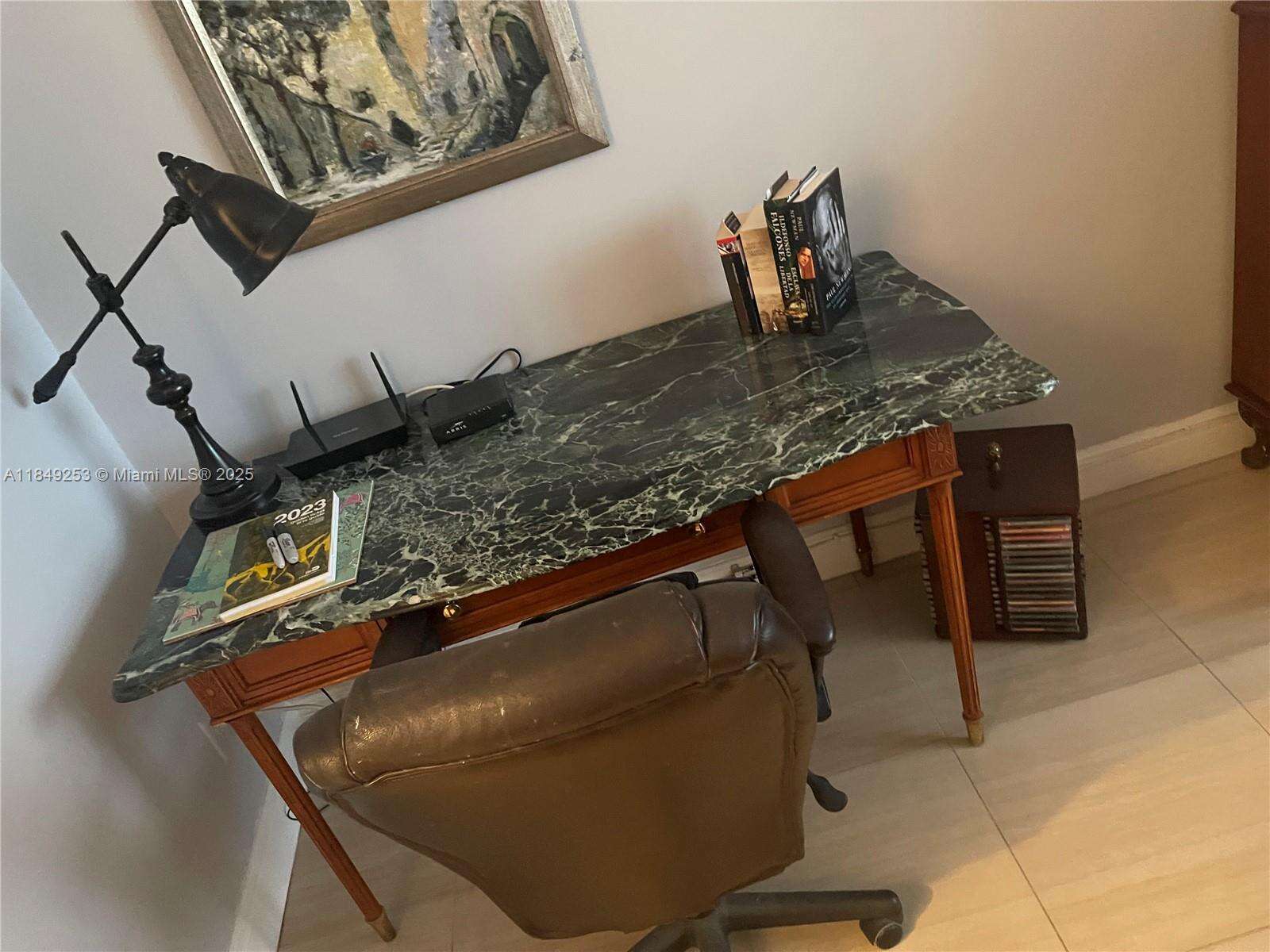 Decoplage Unit #833 | Picture 17