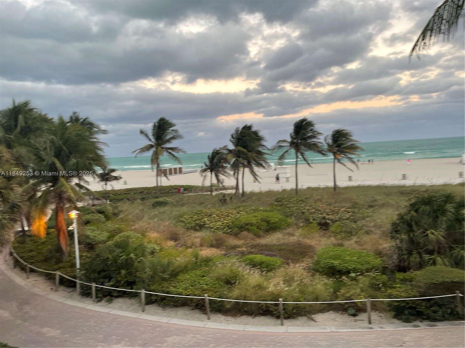 Decoplage Unit #833 | Picture 26