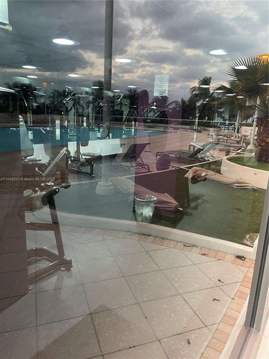 Decoplage Unit #833 | Picture 29