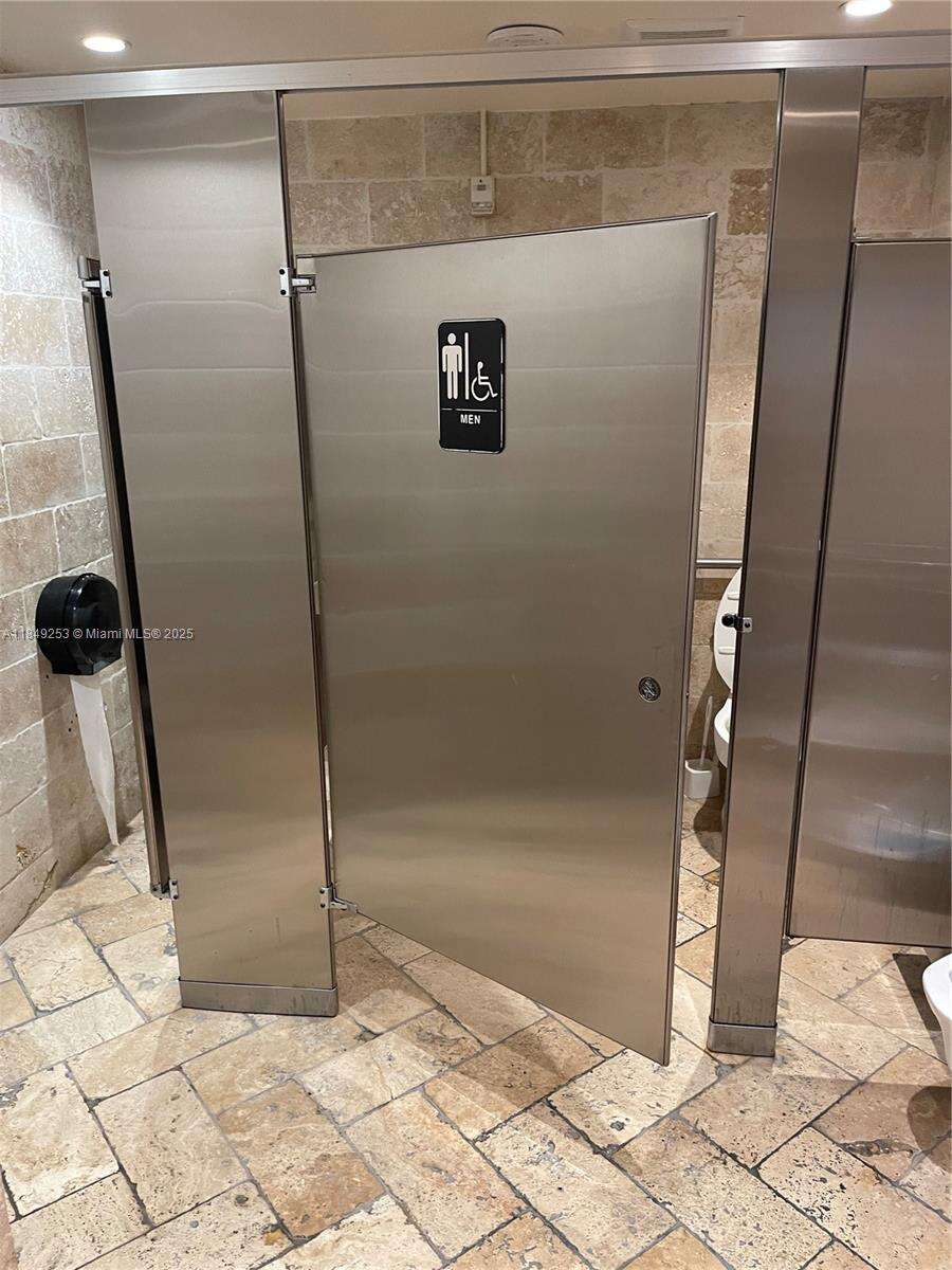 Decoplage Unit #833 | Picture 5