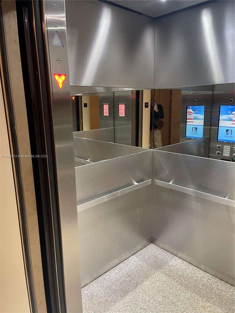 Decoplage Unit #833 | Picture 7