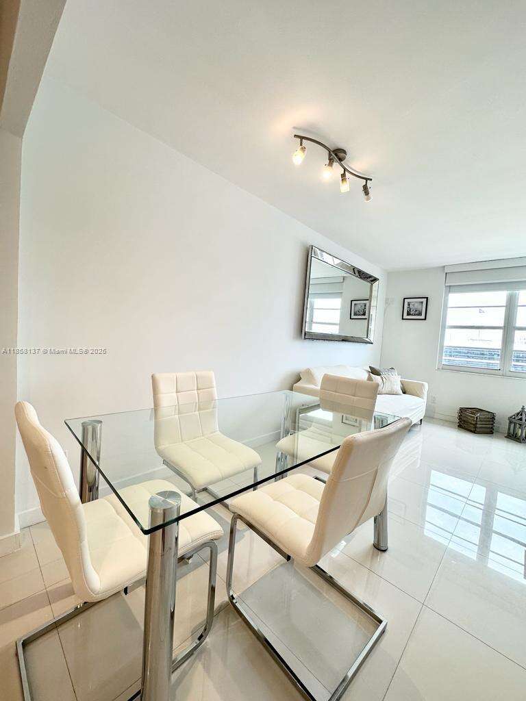 Decoplage Unit #1406 | Picture 5