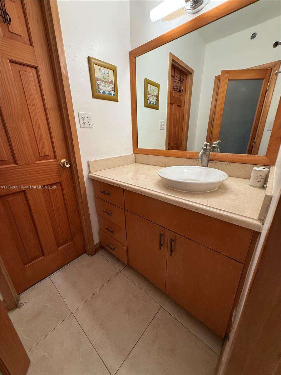 Decoplage Unit #1405 | Picture 11