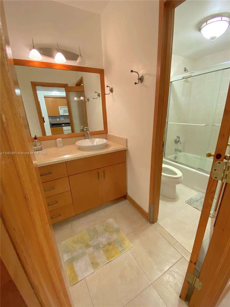 Decoplage Unit #1405 | Picture 13