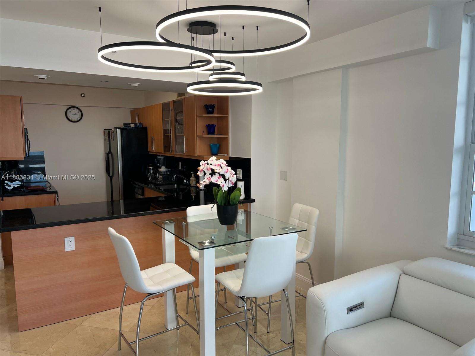 Decoplage Unit #848 | Picture 14