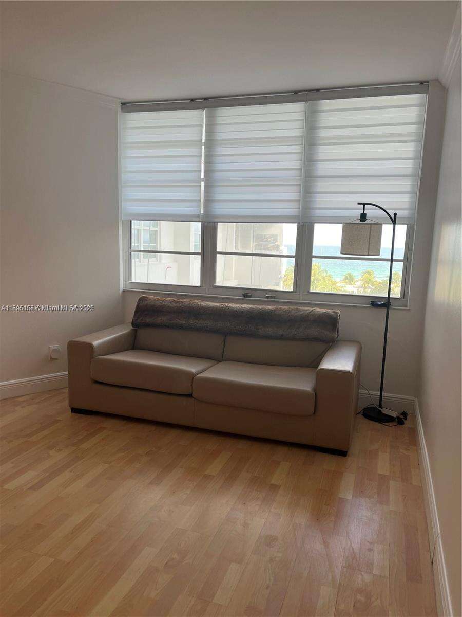 Decoplage Unit #615 | Picture 12