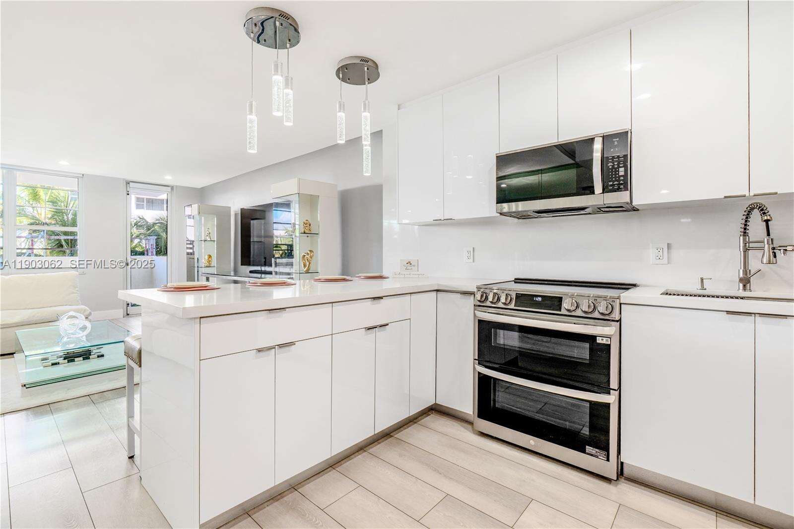 Decoplage Unit #323 | Picture 15