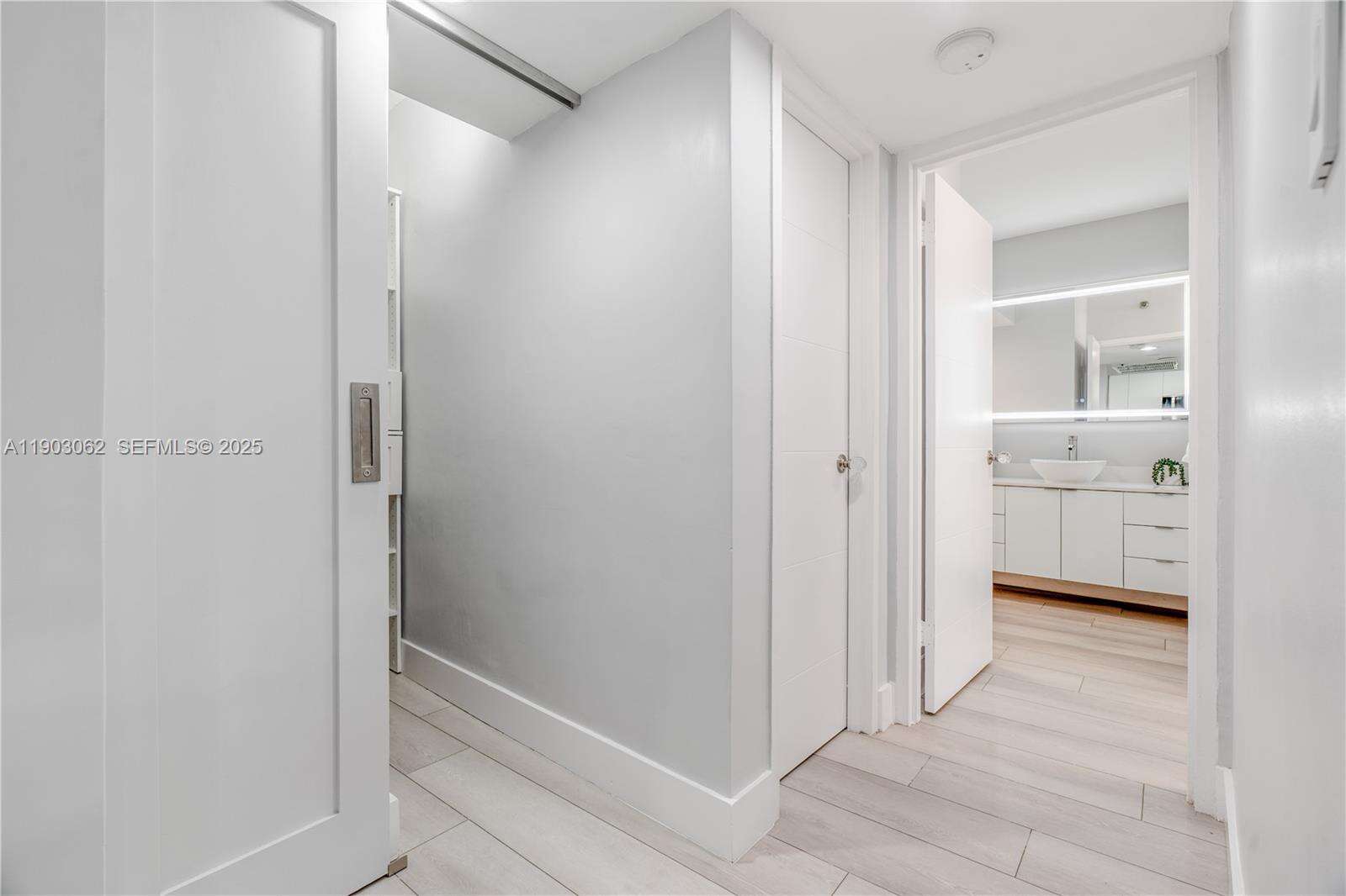 Decoplage Unit #323 | Picture 17