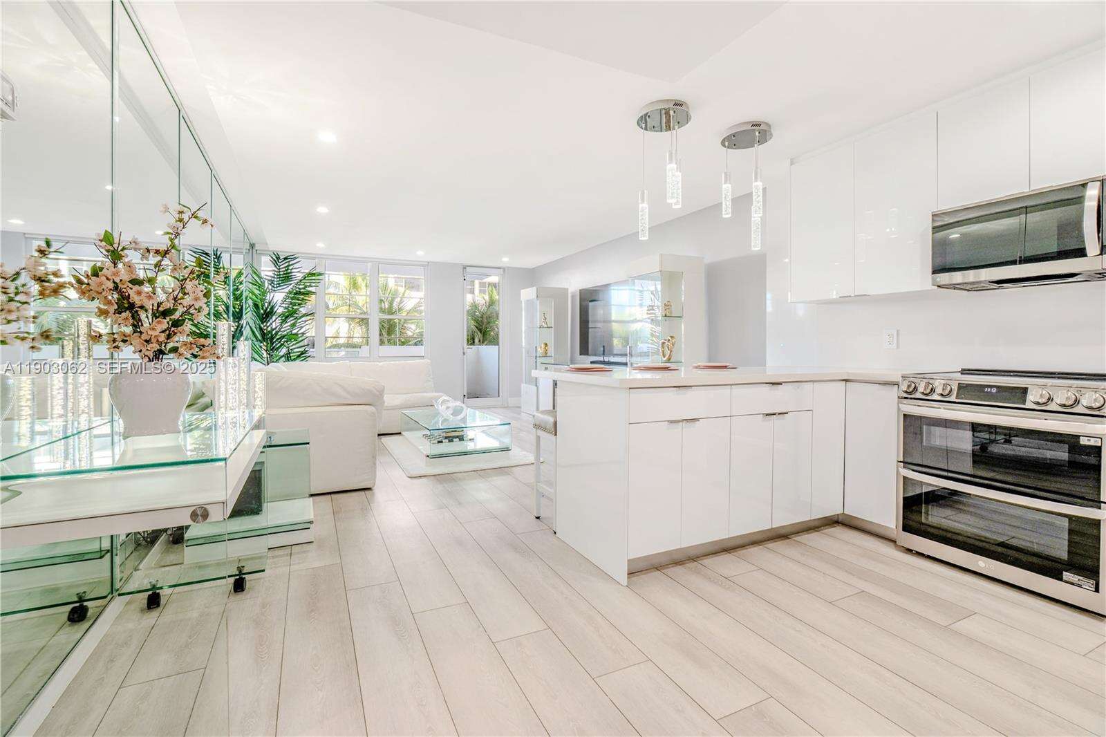 Decoplage Unit #323 | Picture 3