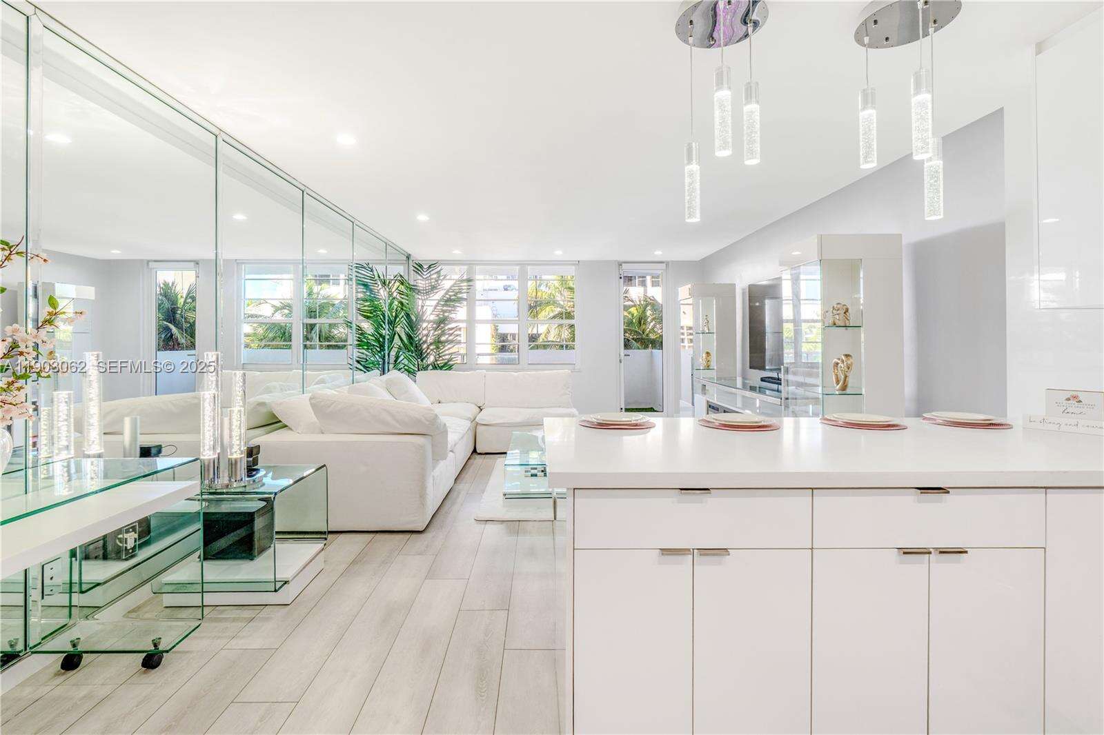 Decoplage Unit #323 | Picture 5