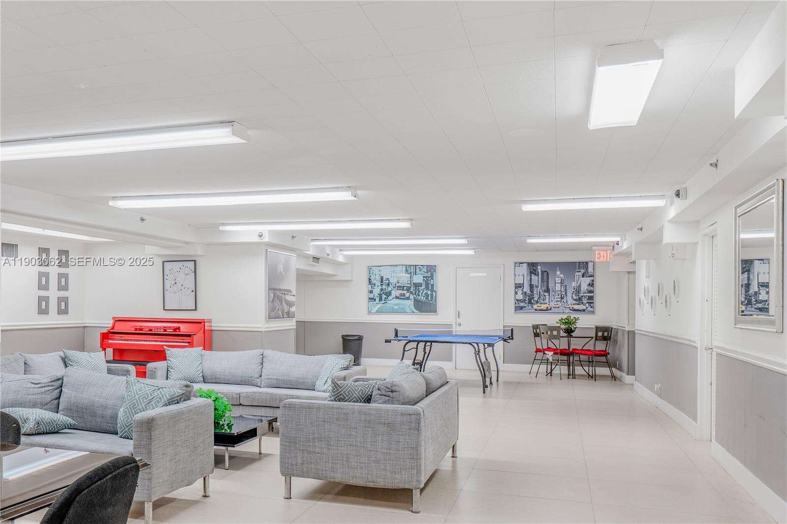 Decoplage Unit #323 | Picture 46