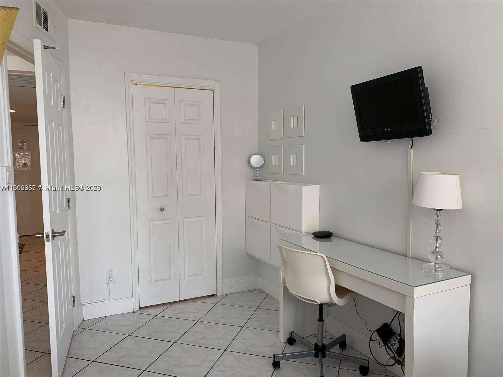 Decoplage Unit #638 | Picture 12