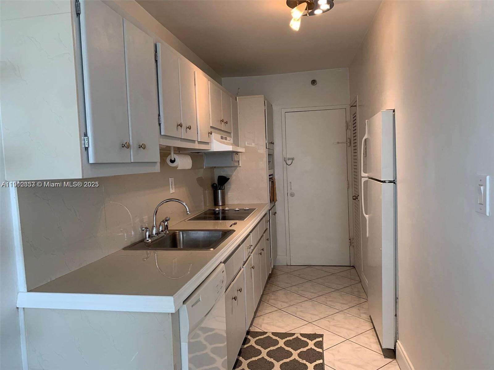 Decoplage Unit #638 | Picture 7