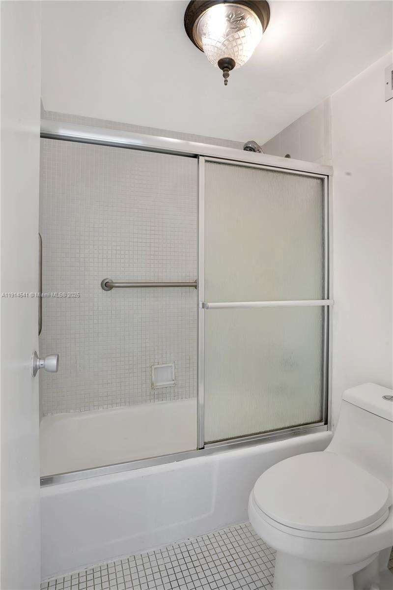 Decoplage Unit #607 | Picture 10