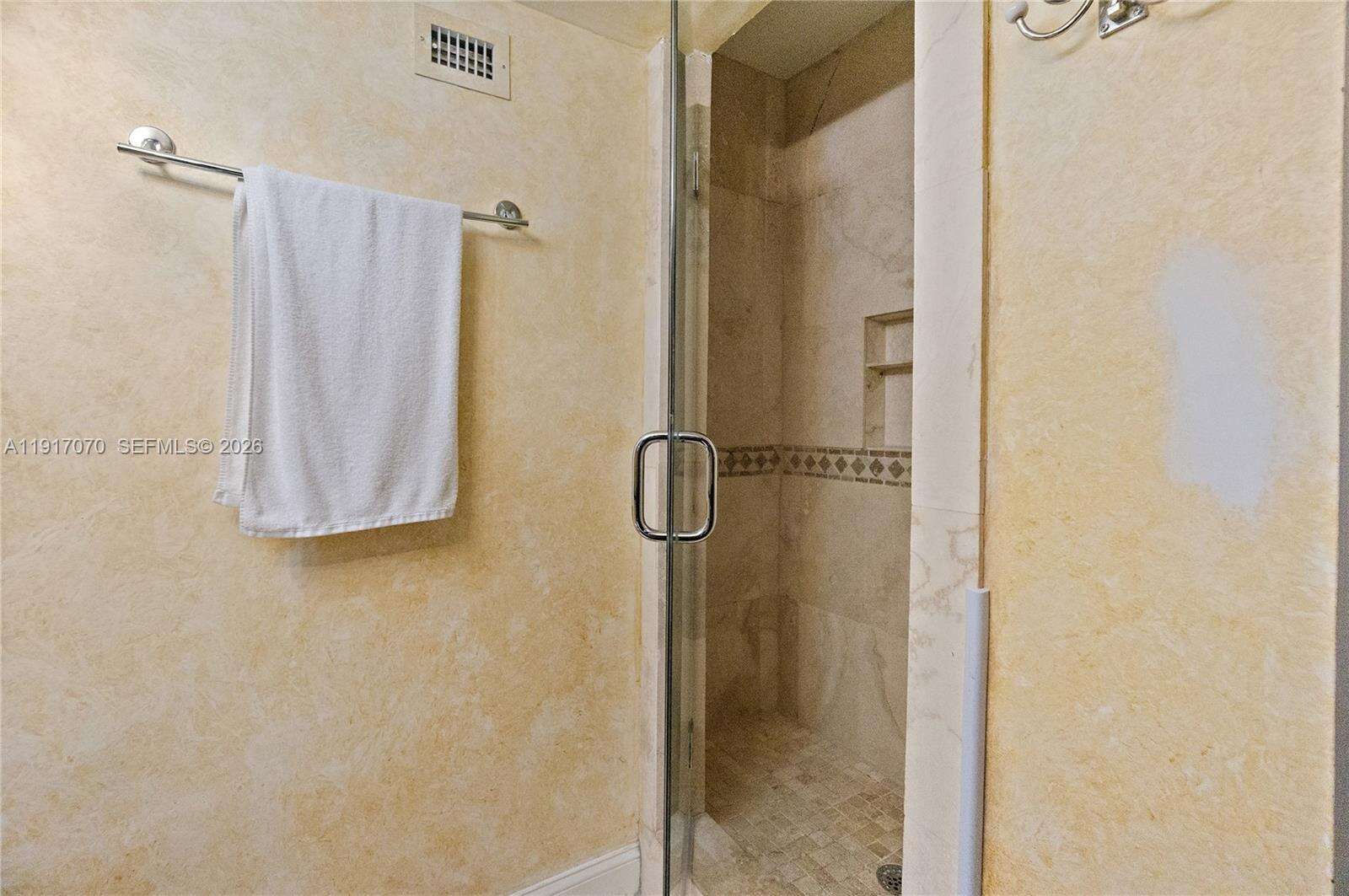 Decoplage Unit #1122 | Picture 11