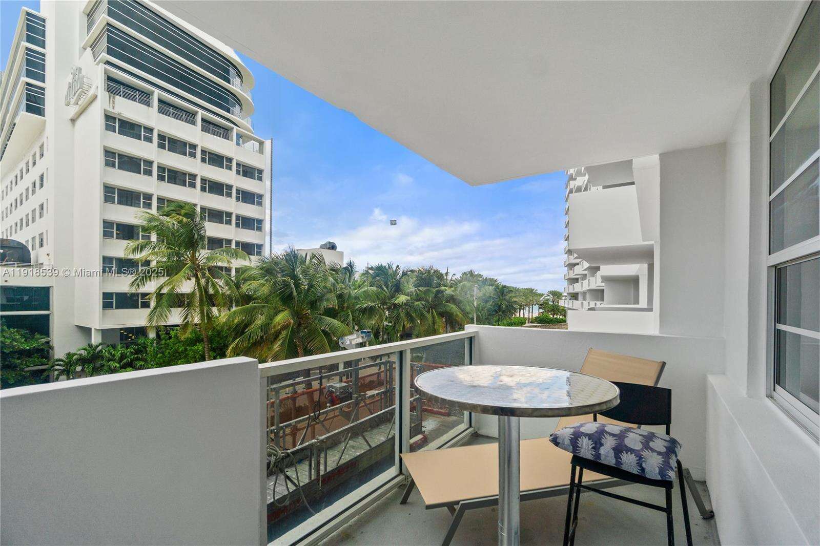 Decoplage Unit #302 | Picture 2