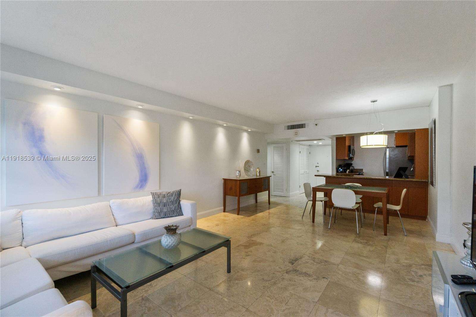 Decoplage Unit #302 | Picture 4