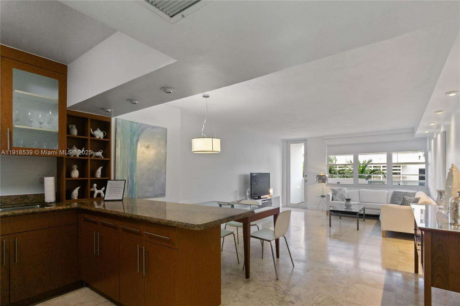 Decoplage Unit #302 | Picture 9