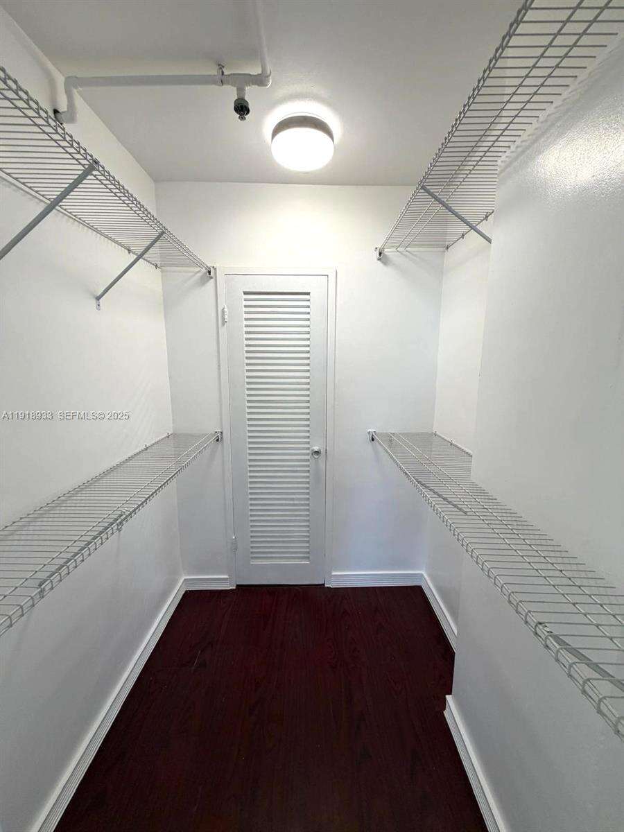 Decoplage Unit #1027 | Picture 12