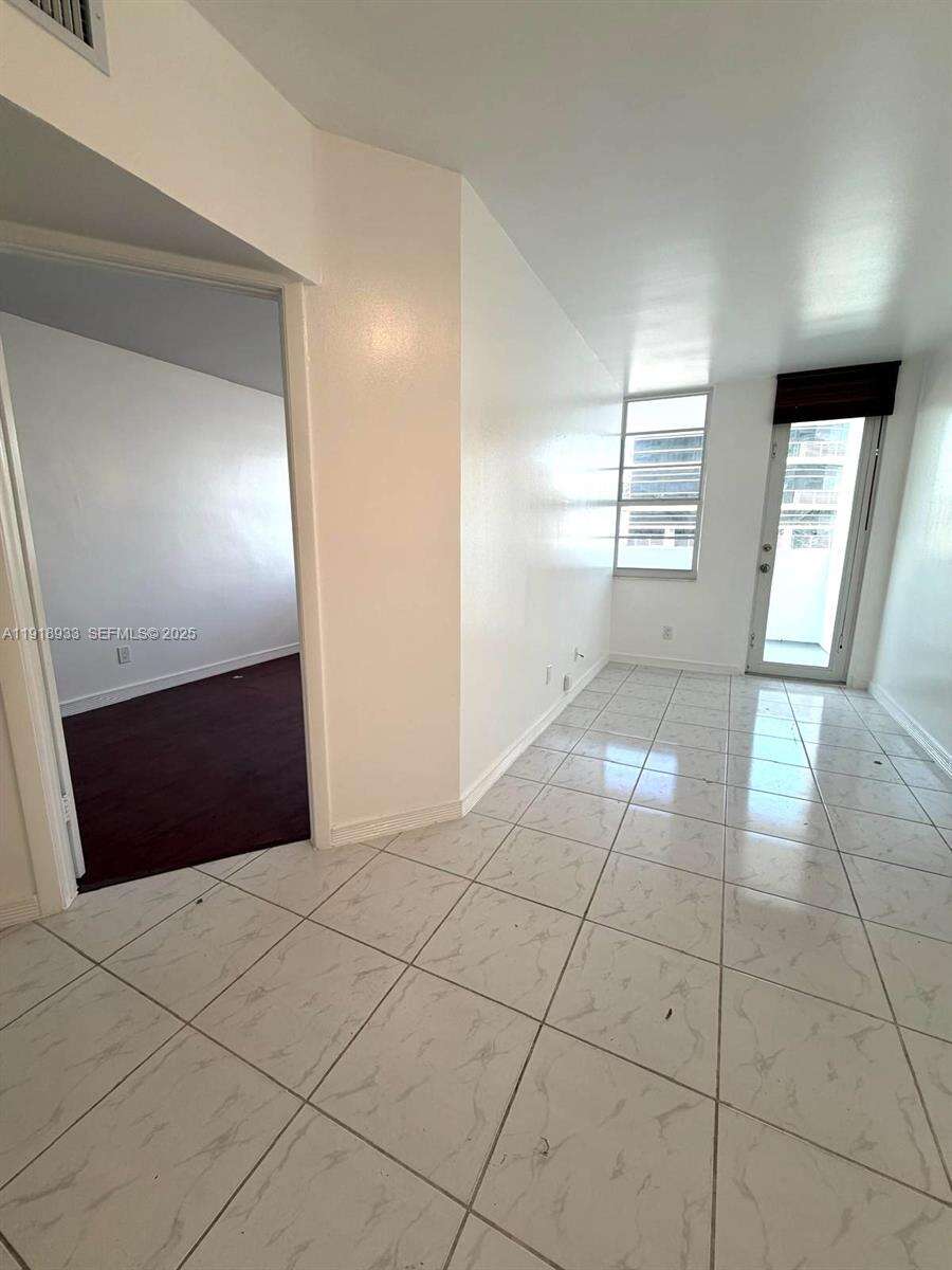 Decoplage Unit #1027 | Picture 3