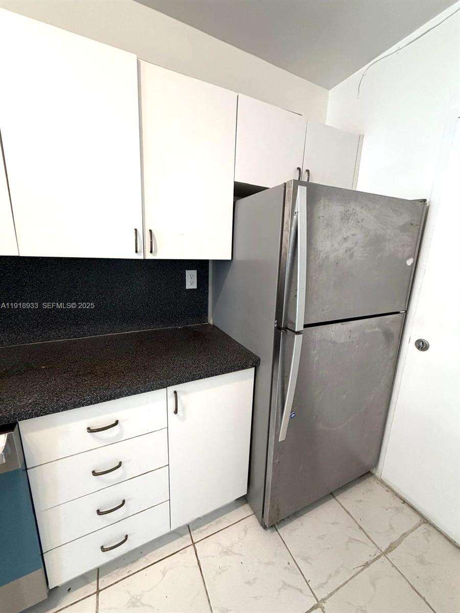 Decoplage Unit #1027 | Picture 9