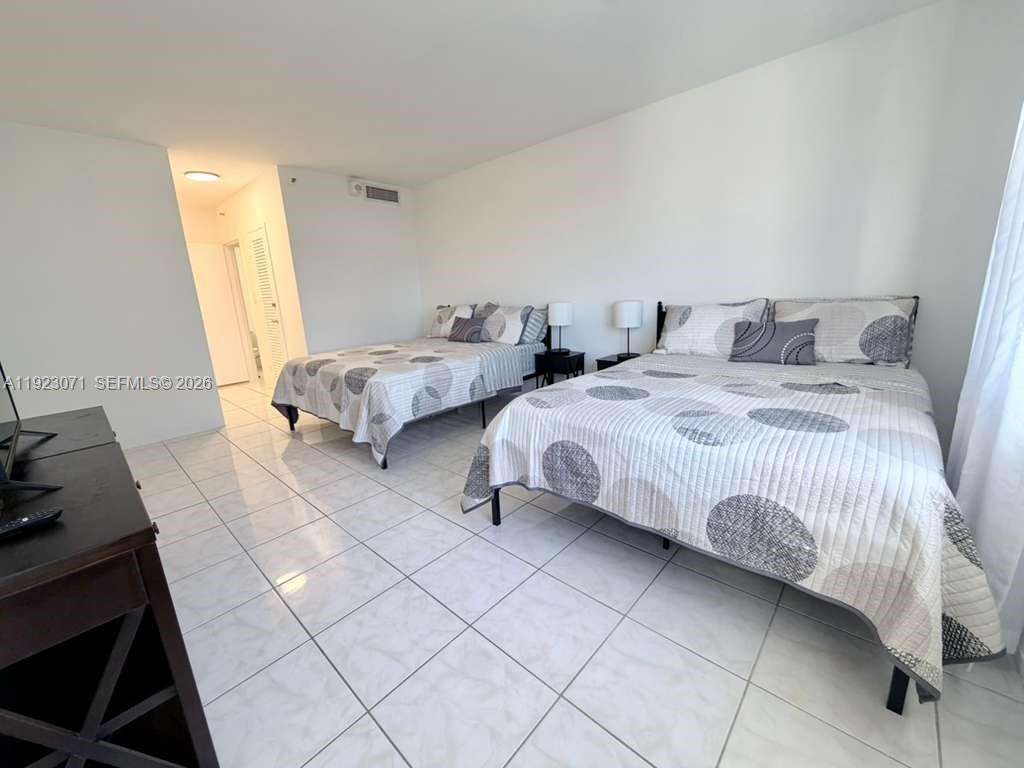 Decoplage Unit #541 | Picture 12