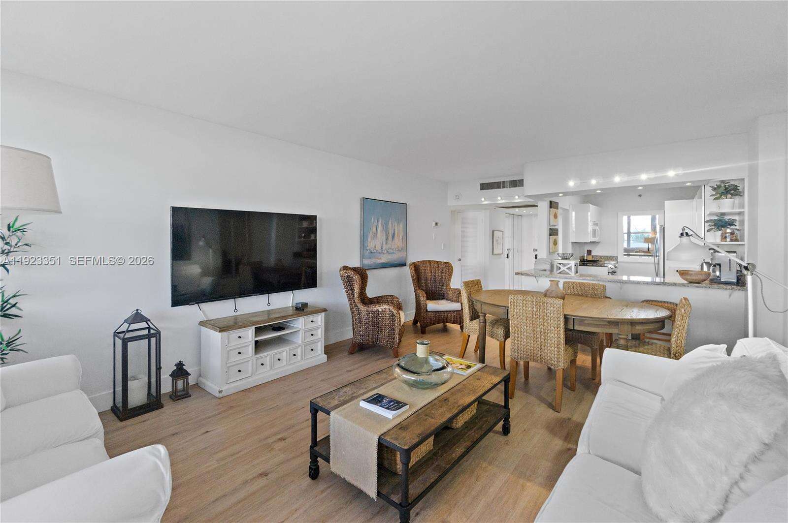 Decoplage Unit #410 | Picture 3