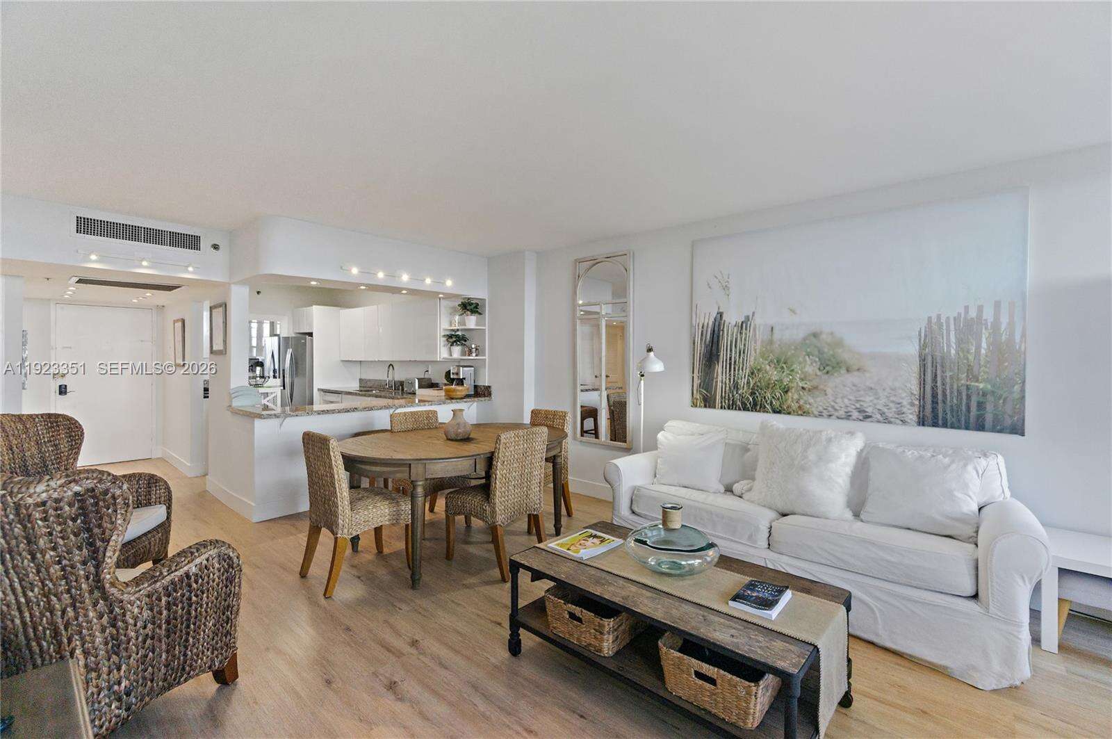 Decoplage Unit #410 | Picture 6