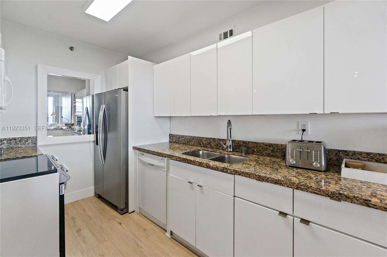 Decoplage Unit #410 | Picture 9