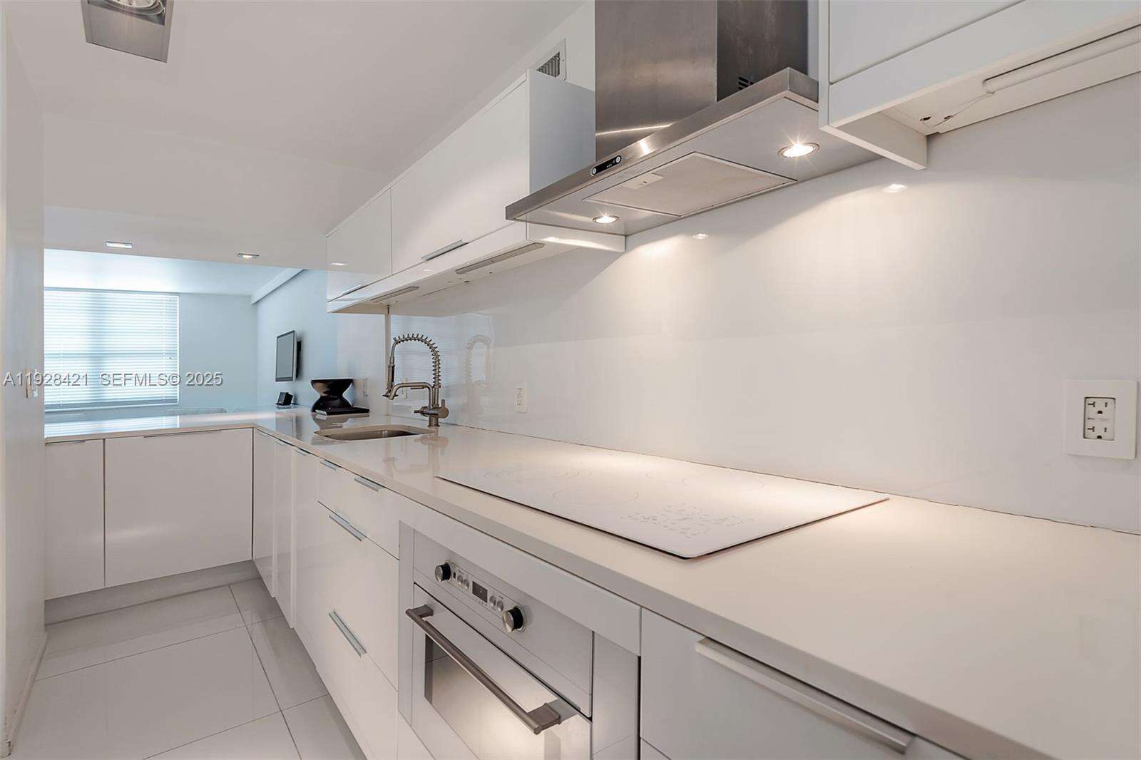 Decoplage Unit #839 | Picture 8