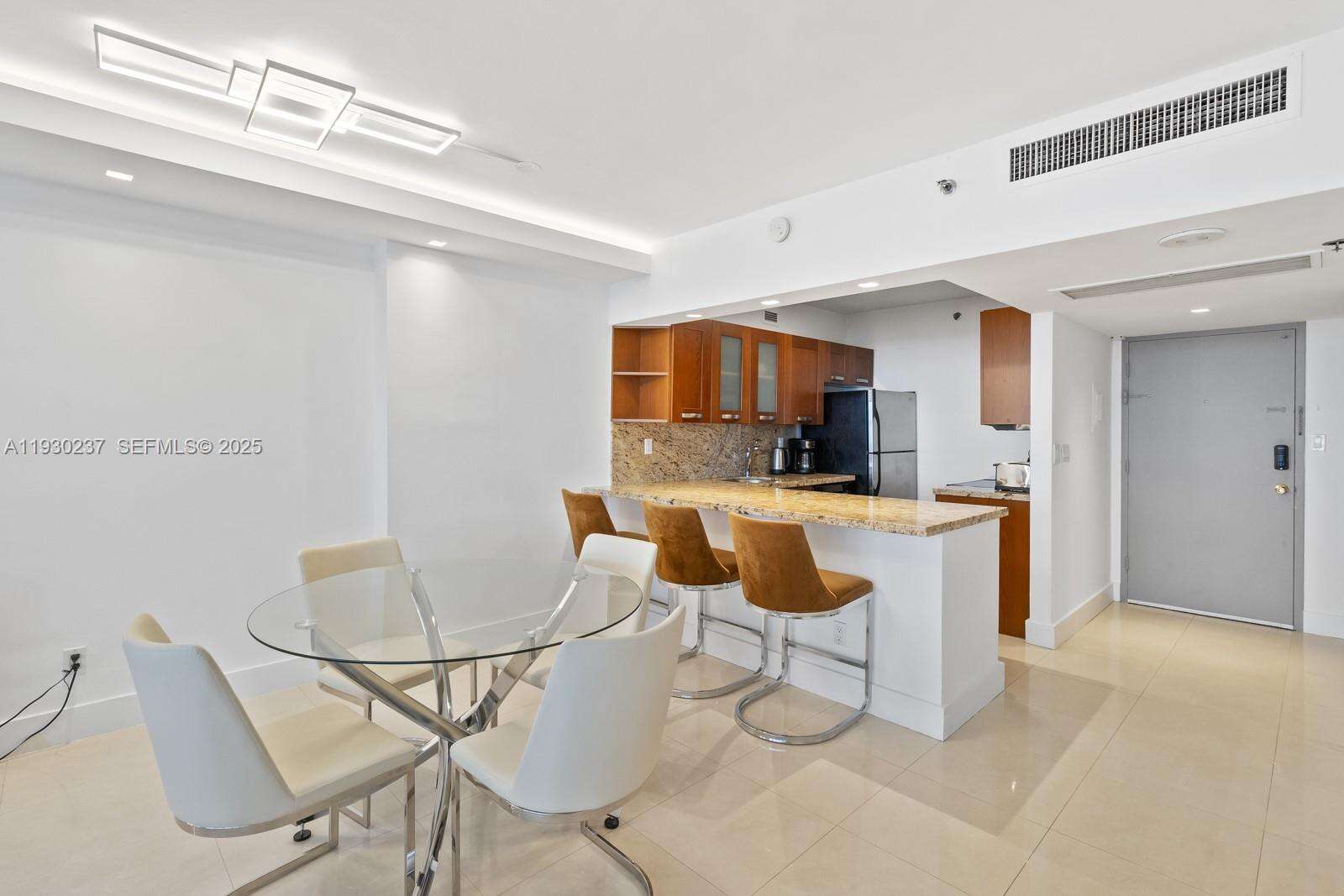 Decoplage Unit #543 | Picture 8