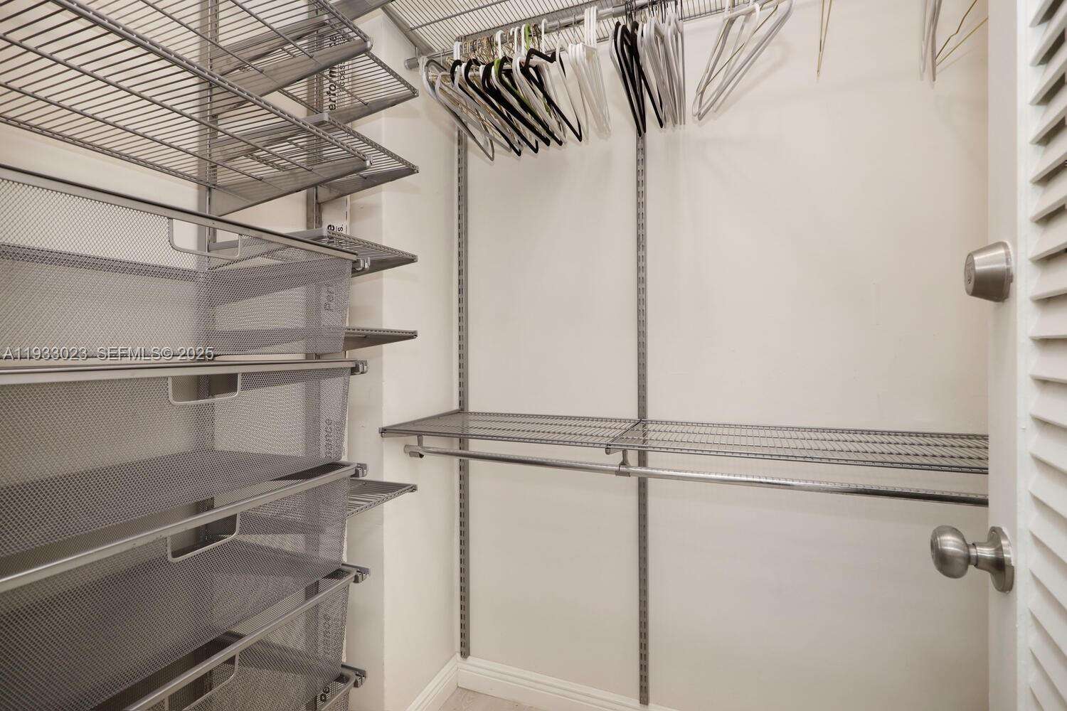 Decoplage Unit #330 | Picture 10